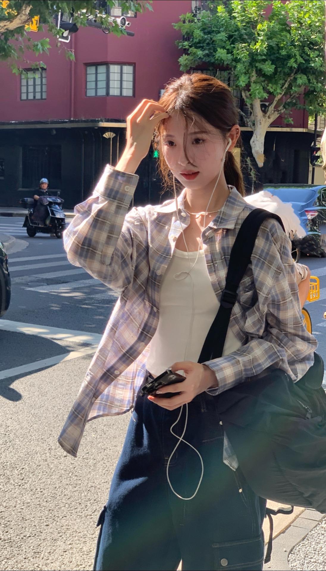 靠近阳光里 什么也不用想。