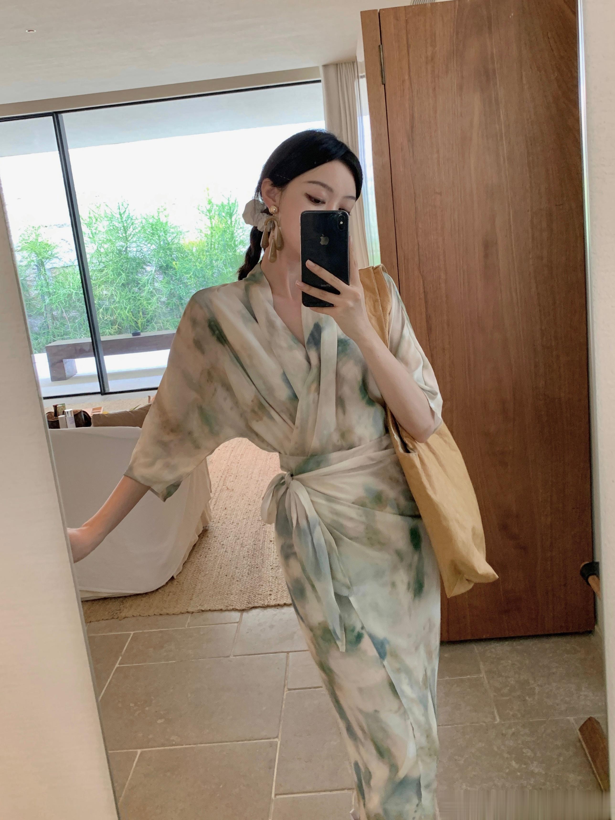 小绿补图啦 很漂亮的一条小裙子～ ​​​