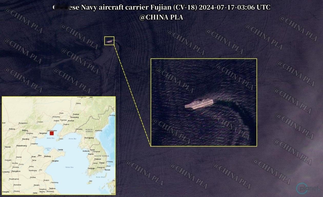 据称，根据7月17日的图像显示，福建舰甲板上疑似上了舰载机，并且电磁弹射器位置或