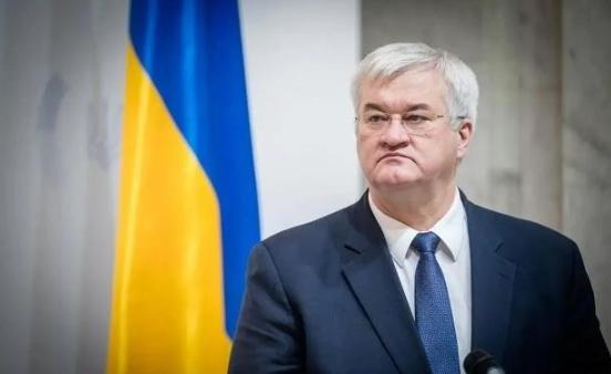 本以为乌克兰派人到华是来找咱们讨论事情的，但是乌克兰的人一下飞机并没第一时间找咱