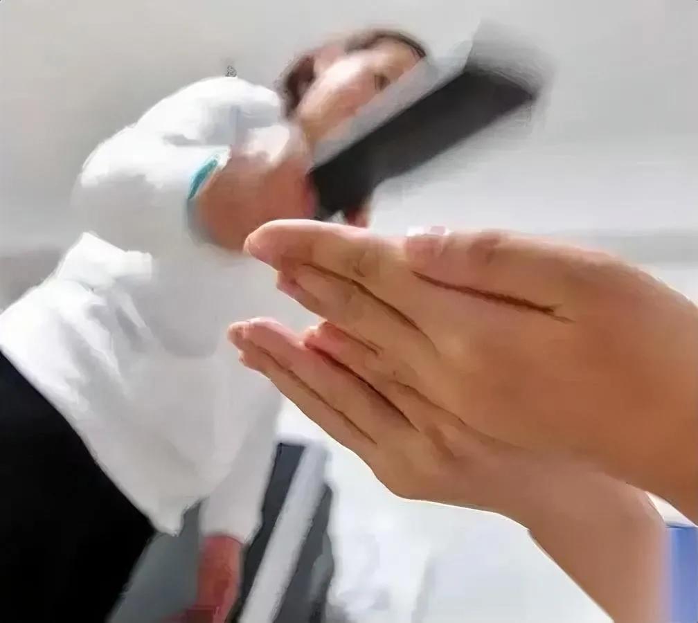 六年级学生补作业后病了？

家长索赔9.6万，还告了学校！

山东枣庄一小六学生