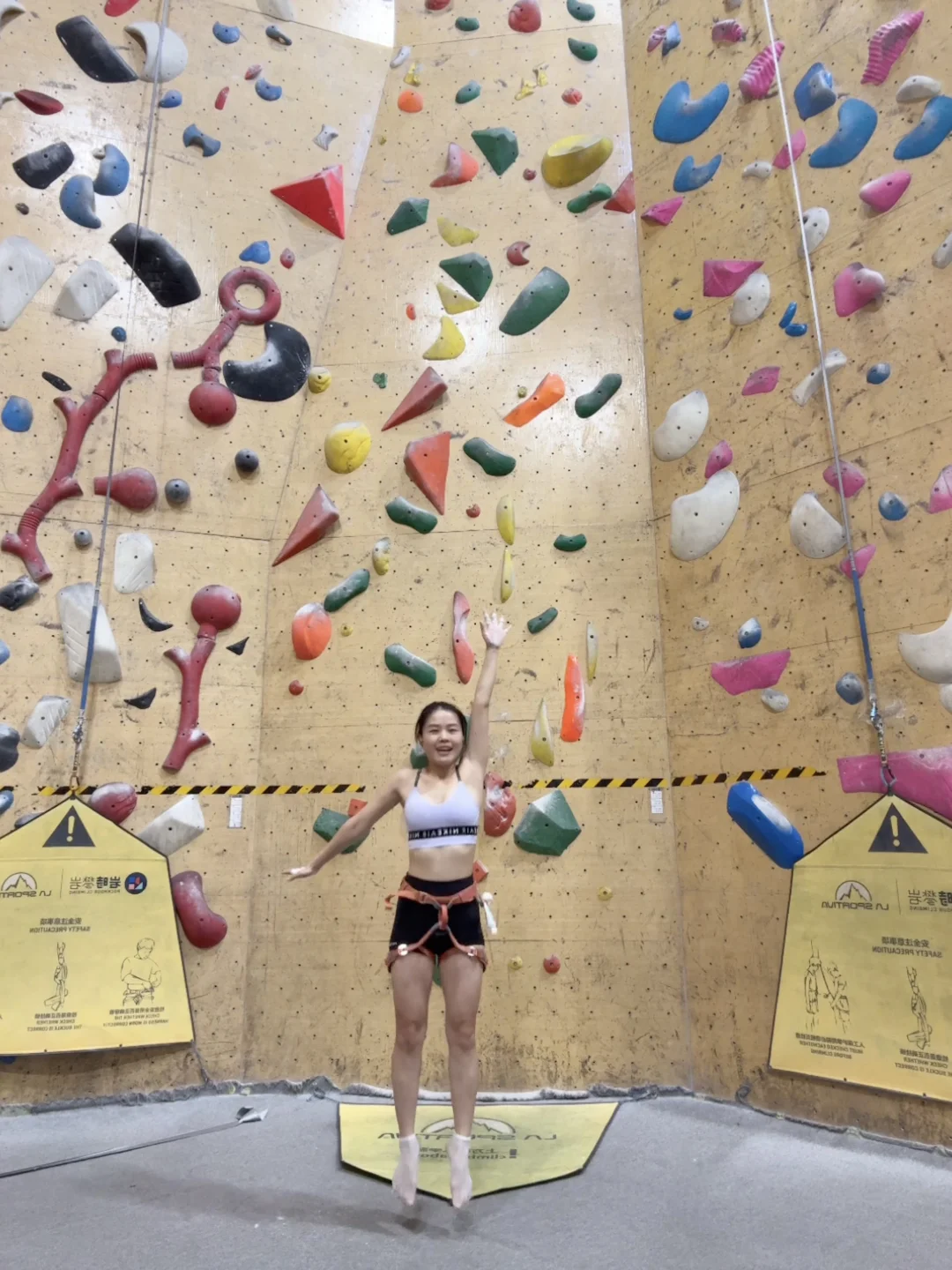 攀岩小白开挂，首刷15米新路线，手臂抖成筛子