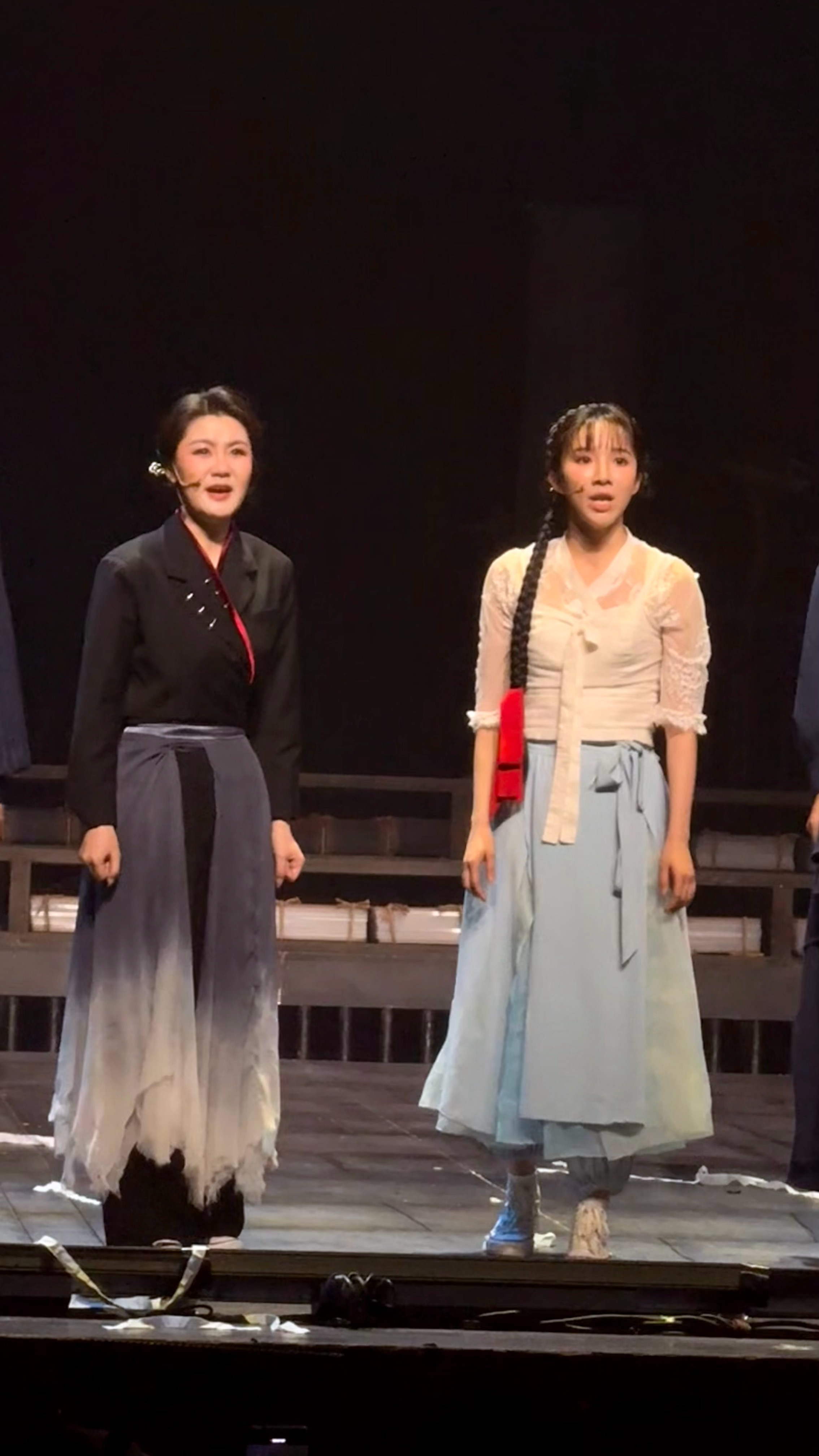 就这样看一场红莲刮一张50优惠券然后又看一场……非常好哭的一场虚张声势的苦命小女