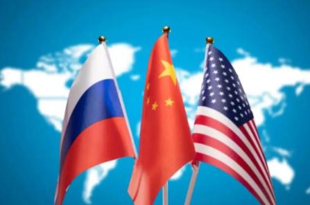 只要中国不动，美国就不敢和俄罗斯直接开战，同样，只要俄罗斯不动，美国也不敢轻易和