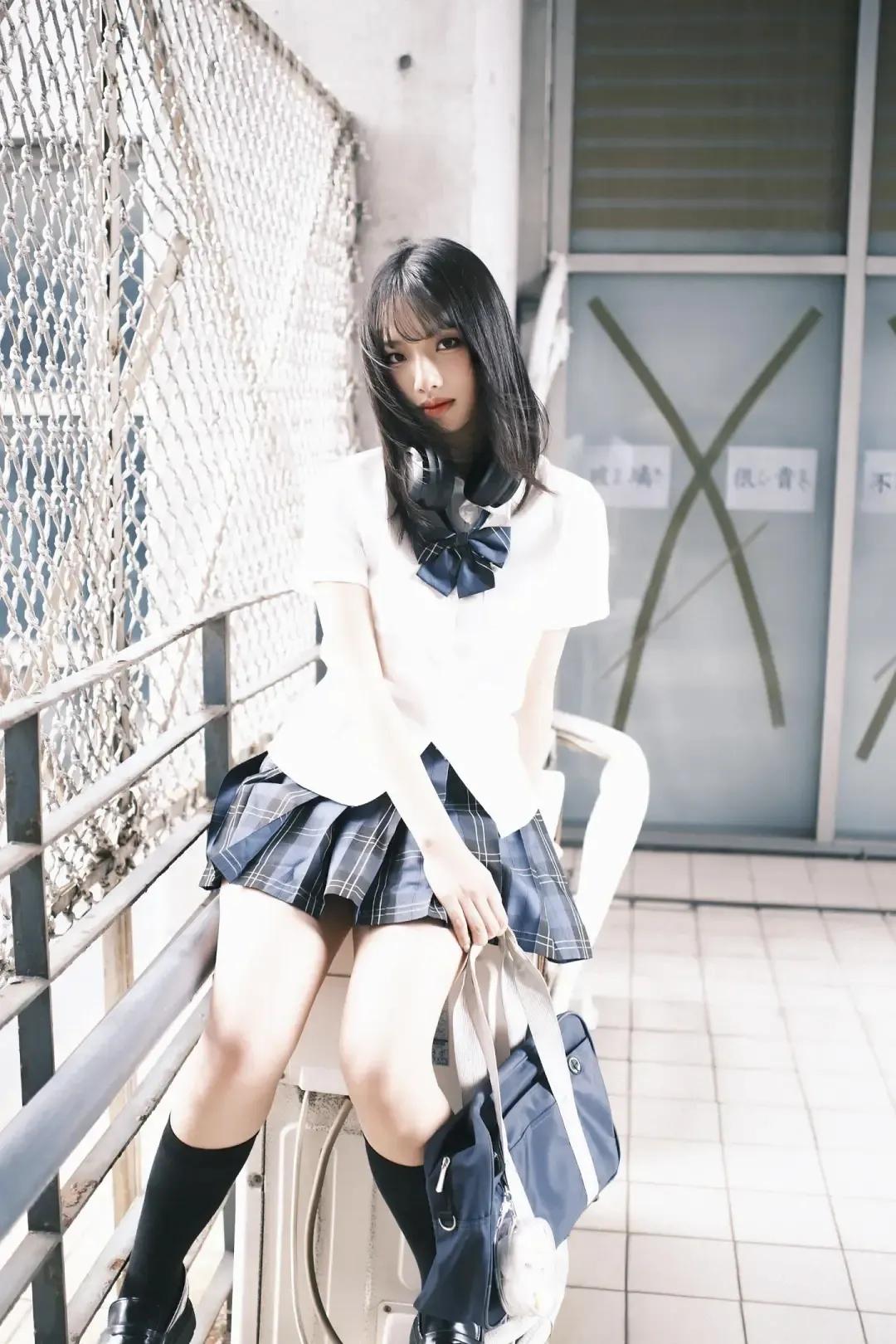 午后闲暇时光清纯甜美的样子漂亮吗