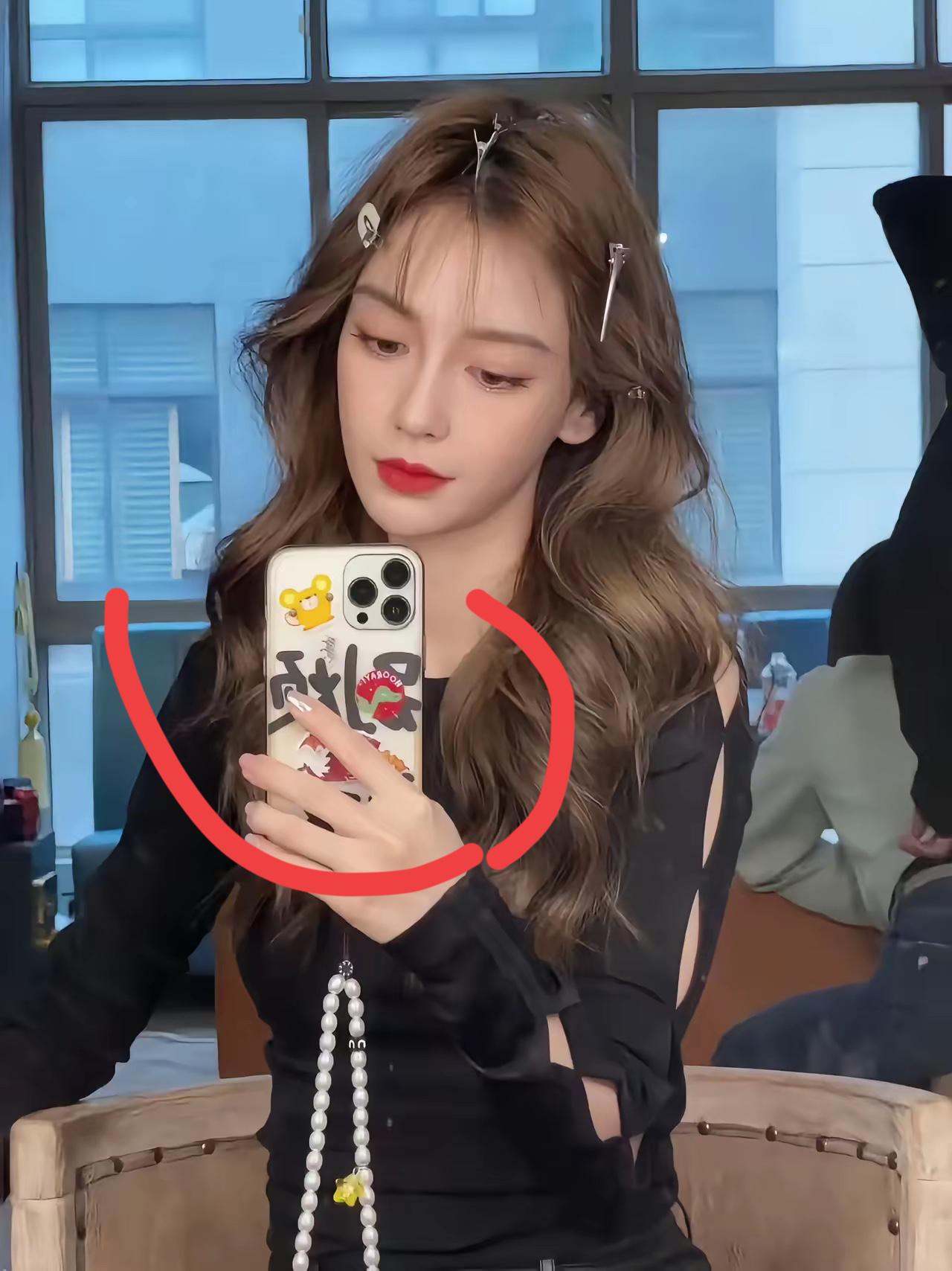 杨颖用的是什么牌子手机拍照