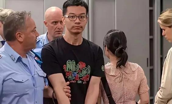 刚下飞机，手铐就戴上了！中国工程师徐泽伟在意大利米兰机场被抓，直接押往美国，这剧