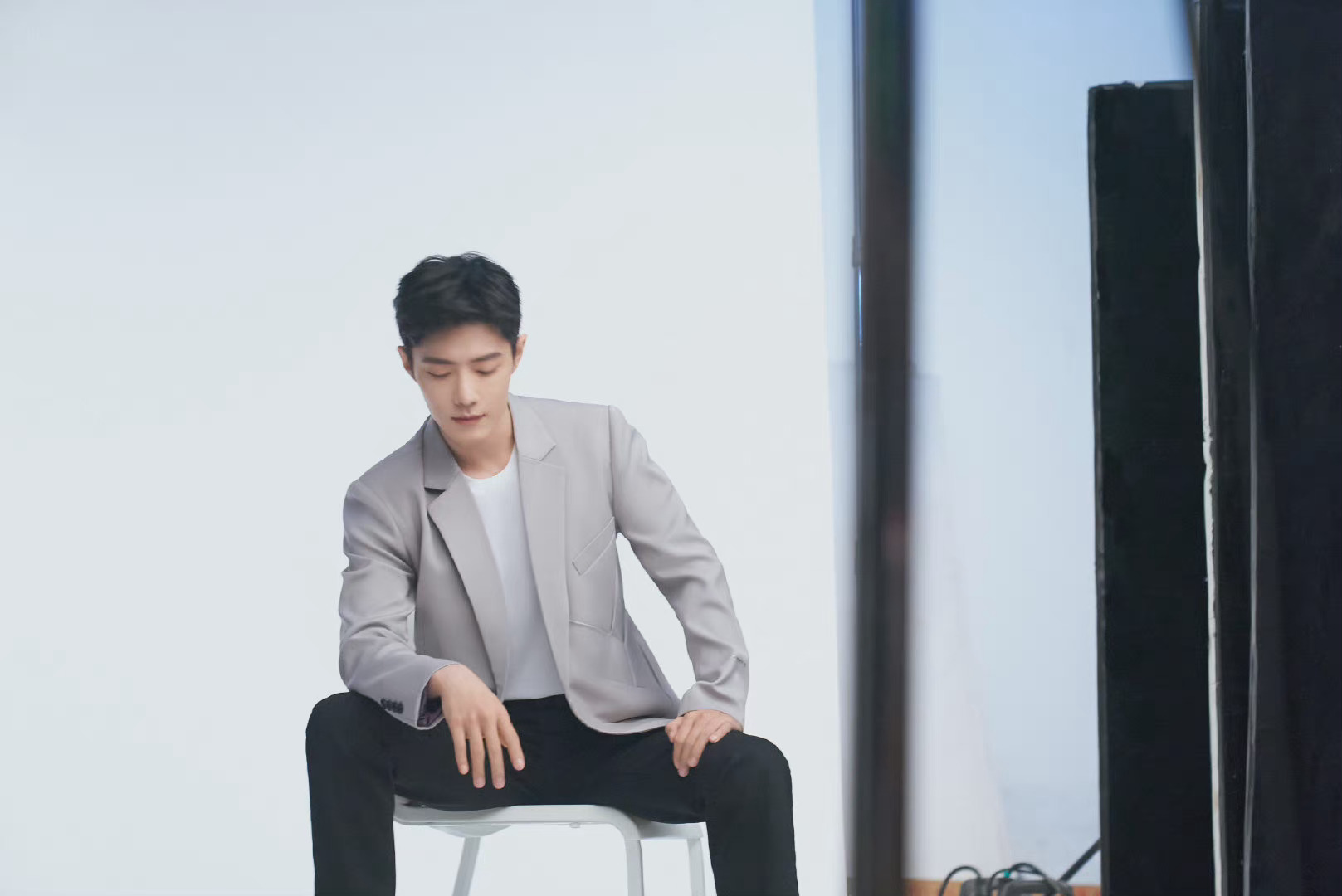 你有打火机吗？没有。那为什么还能点燃我的心？！路人说肖战是女娲毕设◇肖战自带开水