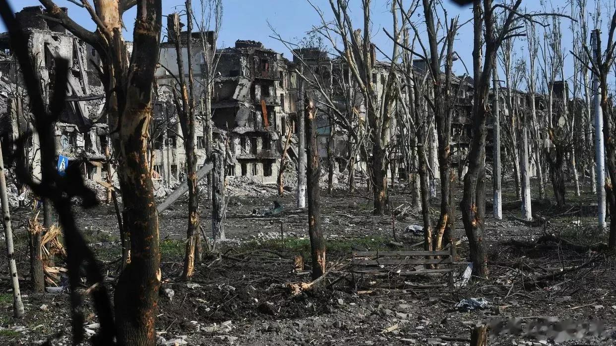 顿涅茨克领导人顾问：乌军在通往阿尔乔莫夫斯克的要冲集结兵力，战斗正在进行

来源