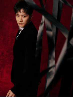 精致的男人，就是要有逼格的穿搭，还好我有海澜之家！白色短袖衬衫，搭配卡其色休闲裤