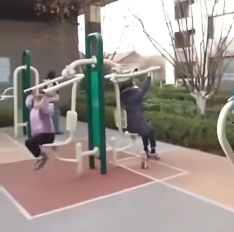 山东德州一个物业推出了一项所有业主都非常喜欢的活动
就是如果有业主能减掉1斤的话