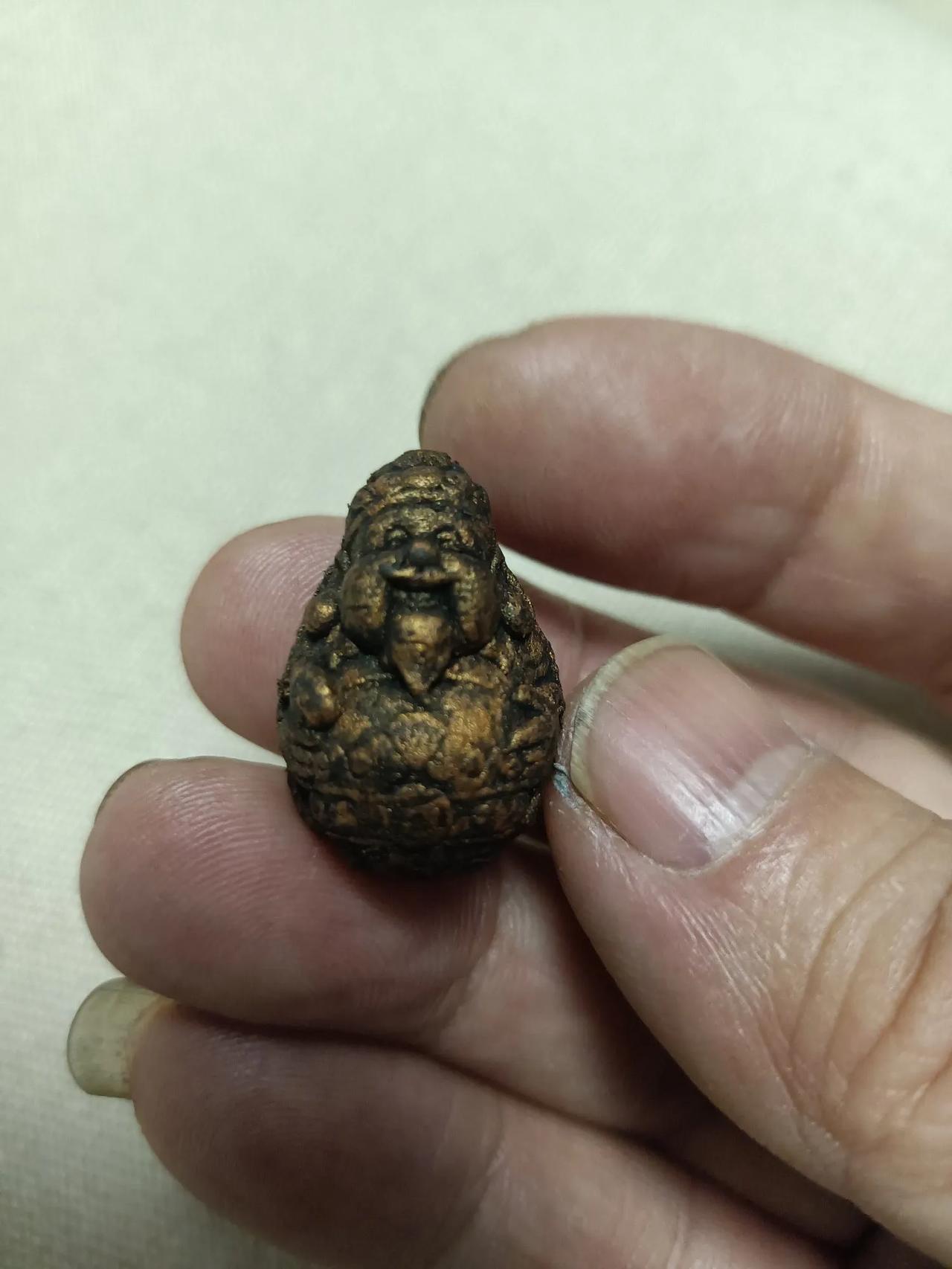 [加油加油]老物件的魅力之旅：沉香末手串怀旧珍藏

在收藏的奇妙世界里，老物件把