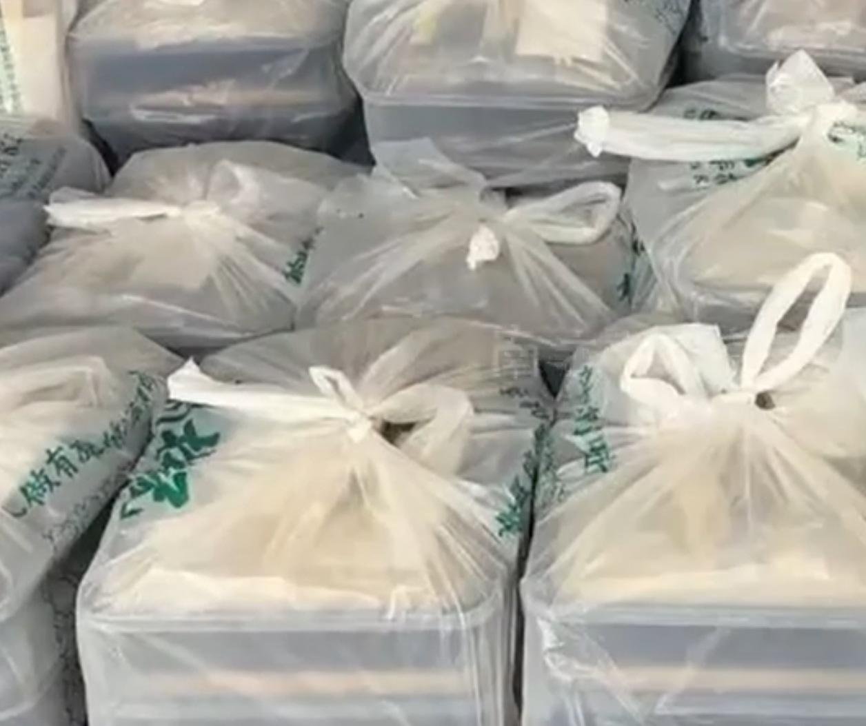 盒饭“偷运”入澳门？51公斤熟食横琴口岸被截，答案在这！

一车盒饭掀起思考：一