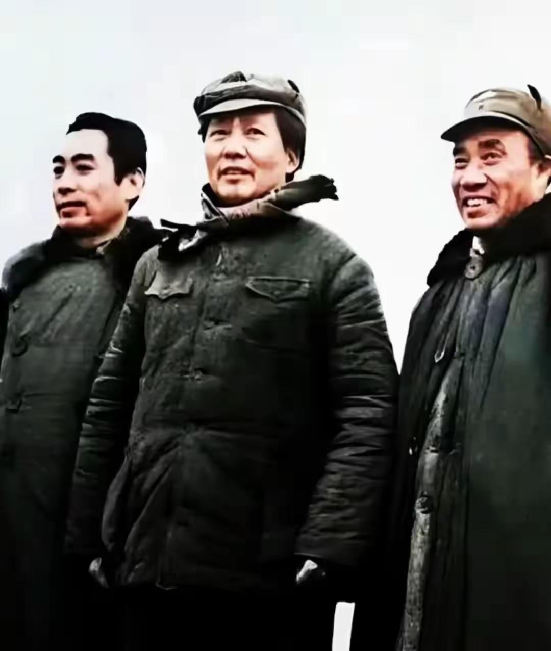 8月1日，建军99周年。南昌城头的那声枪响，至今仍在回荡。

向毛主席、周总理、