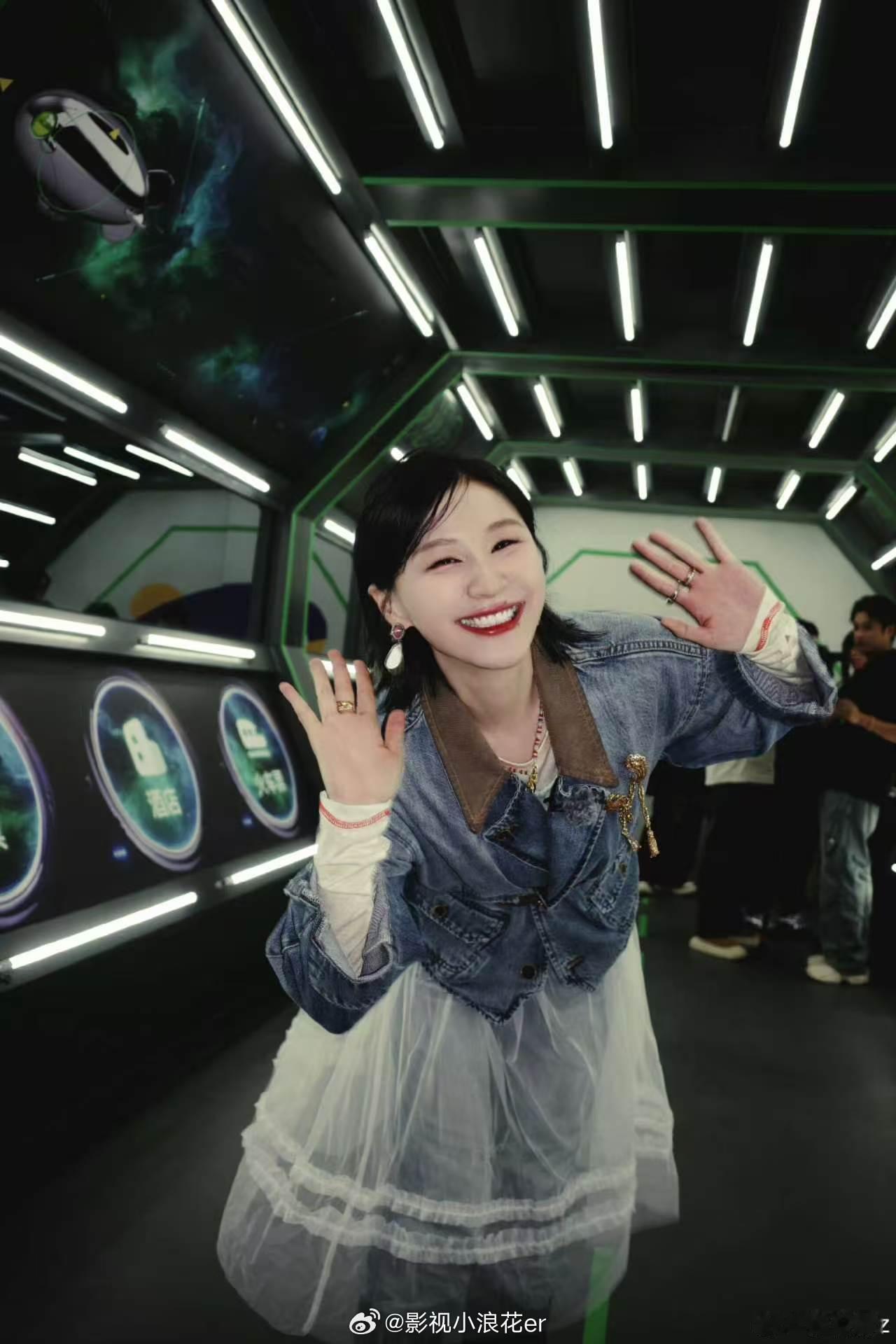 520嗑的唯一一对姐弟有一种姐弟叫金靖张凌赫金靖回复张凌赫谢谢我的站哥 有人觉得
