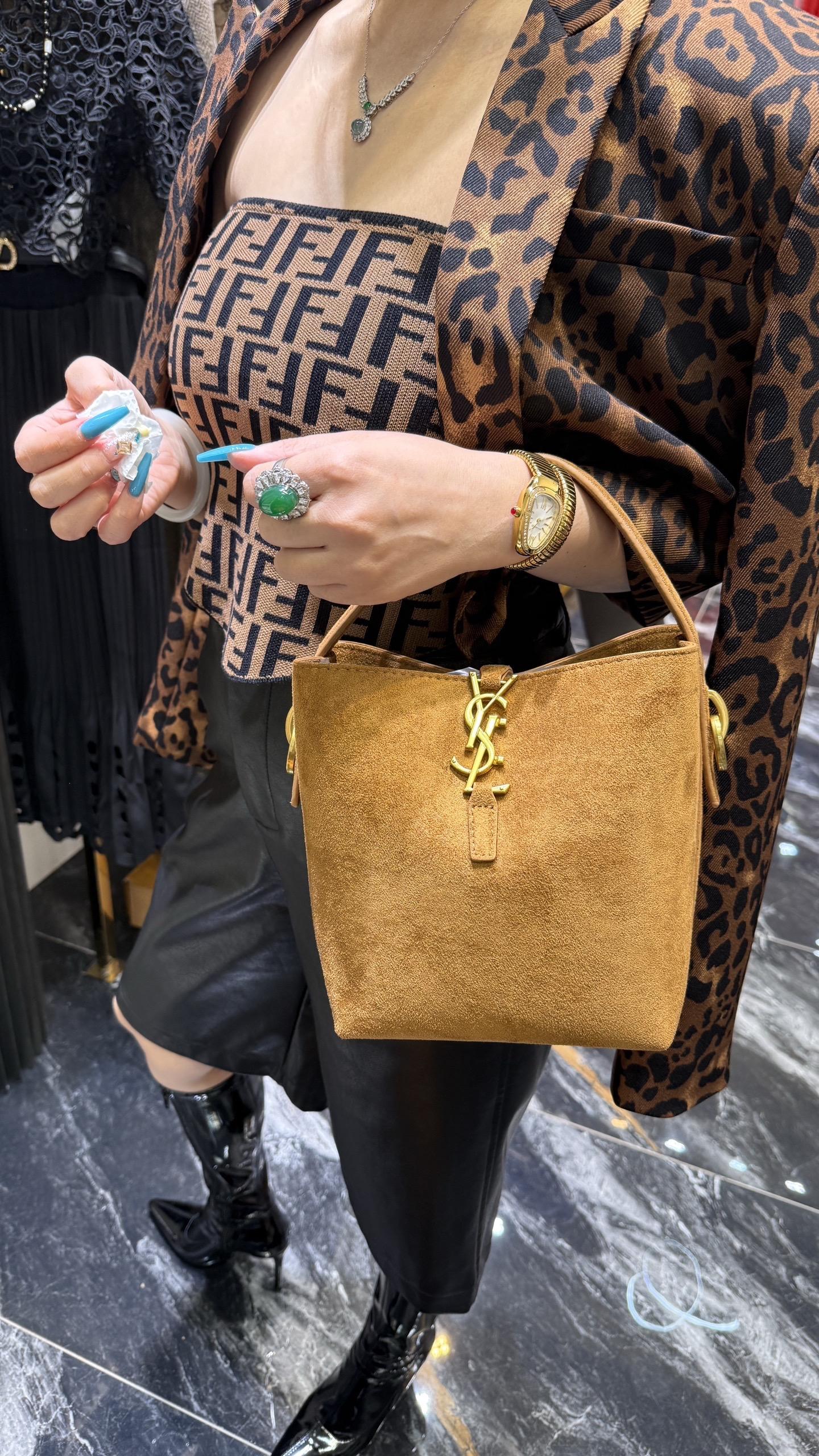 人一旦有了气质 背后一定有实力在支撑。