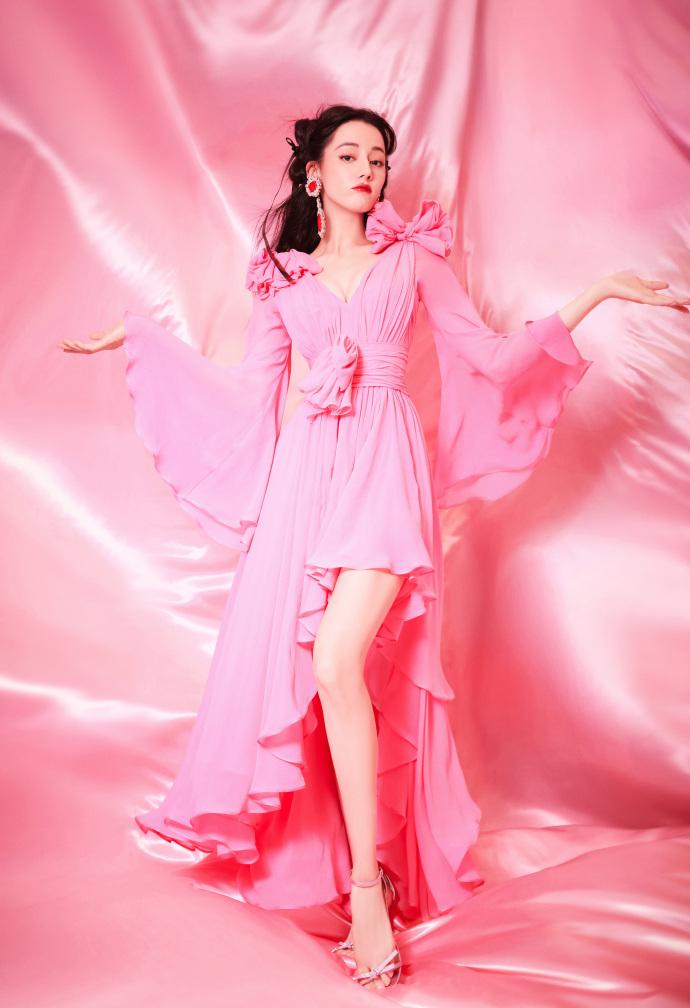 全世界最适合粉色的女人，管你淡粉深粉玫红 ，每一套都漂亮！