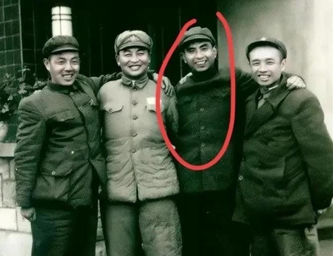 1967年间，杨勇将军落难时，其着力培养的两个手下不仅参与批斗，其中一人还下重手