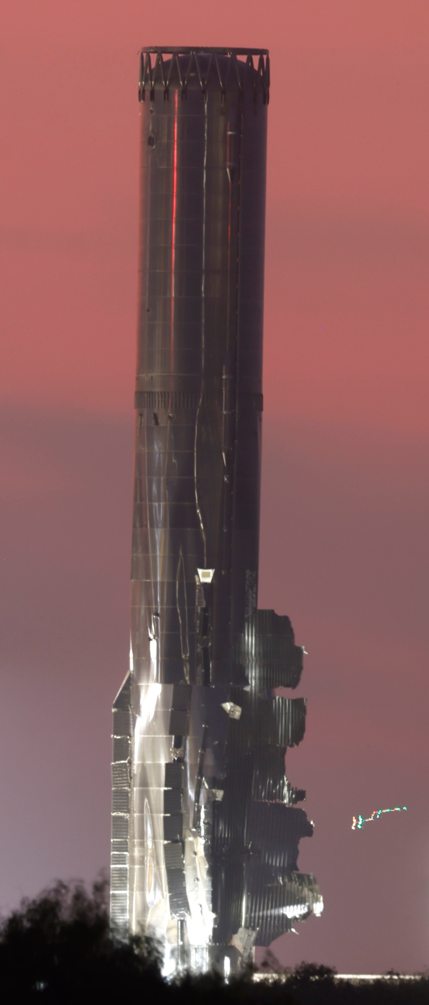 SpaceX的首枚V3超重型助推器成这样了～ 