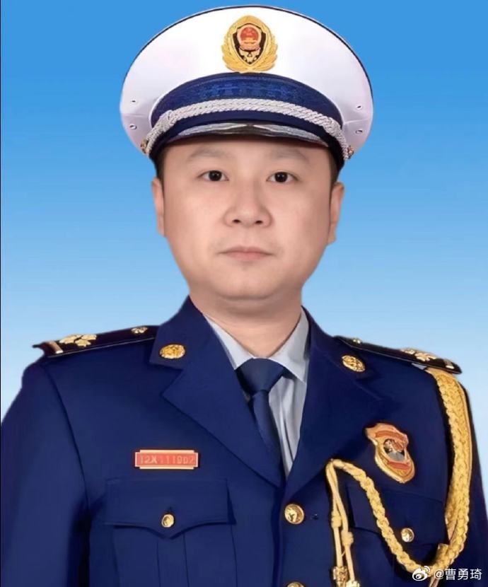 消防英雄陈陆，于2020年7月22日，在执行抗洪抢险救援任务、营救被困群众过程中