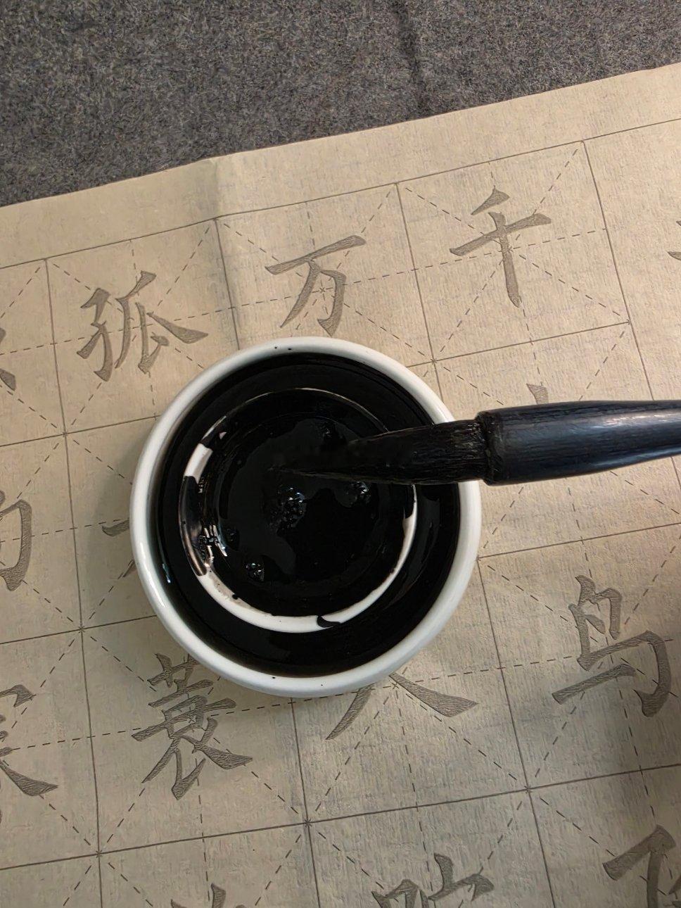 你们有没有觉得，墨水的味道是香的。 