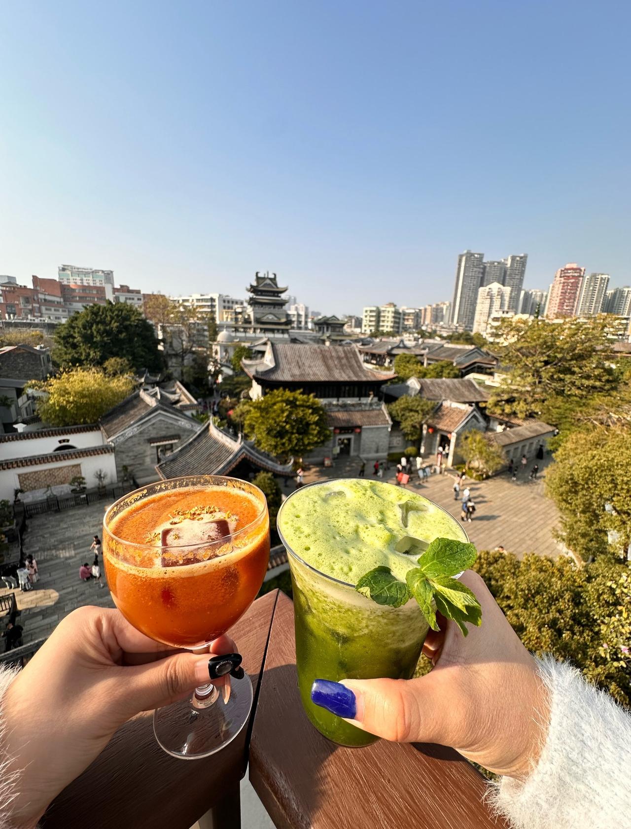 花小钱装大杯！永庆坊新机位！
📍广州 庆Hing·Cafe&Bistro
新开