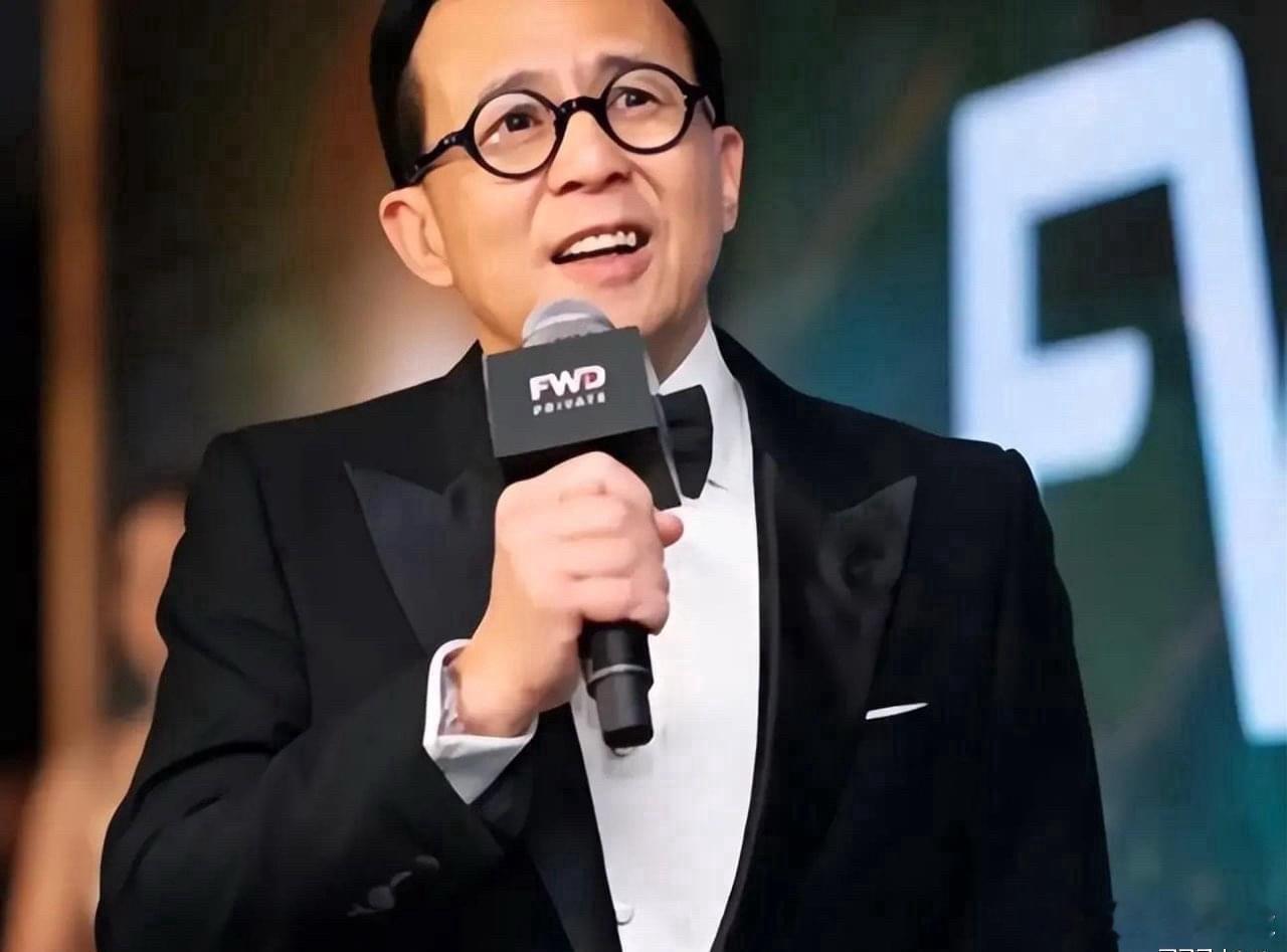 身家480亿！59岁李嘉诚次子1.7亿买世界杯转播权 球迷付费观看近日，中国香港