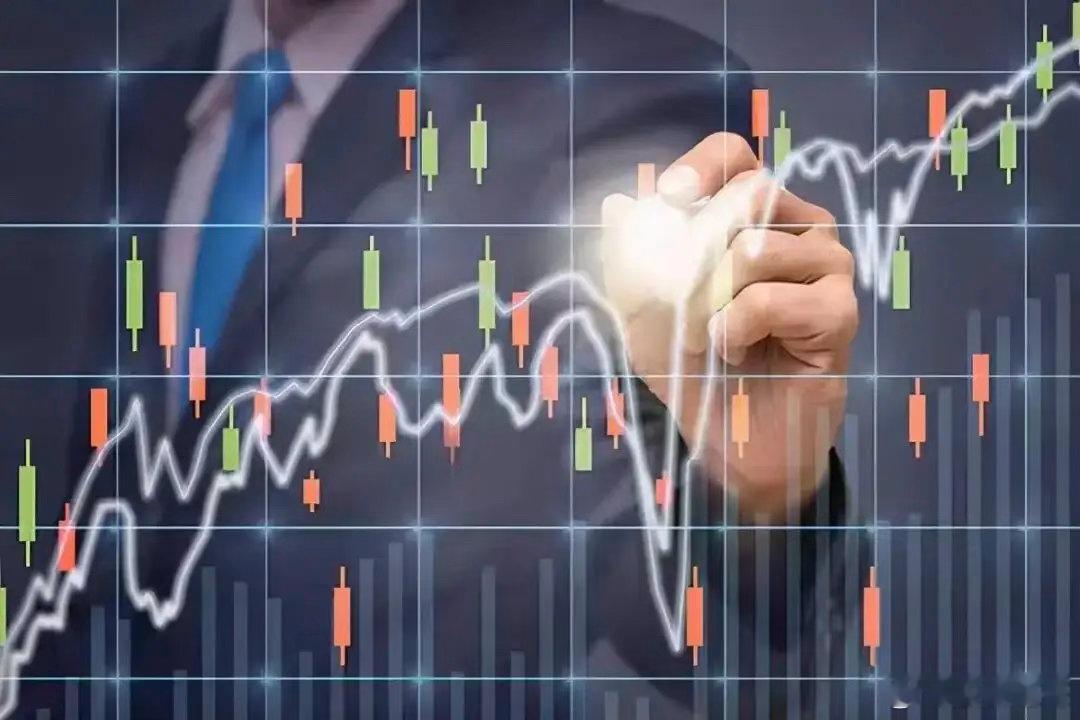 八大进场信号：1. 底部十字星  • 形态特征：K线呈十字星形态，出现在底部震荡