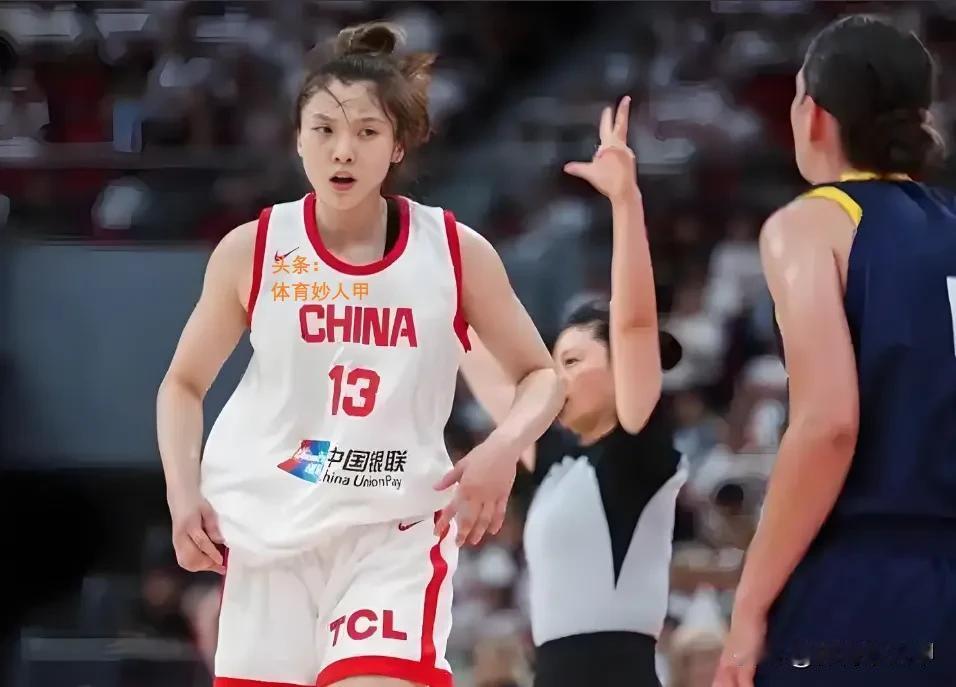 又美又能打！中国女篮美女球员翟若云，半场3记三分投晕对手，太厉害了。
2025年