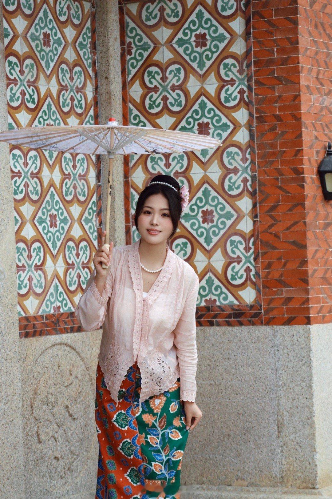 南洋旧梦，在泉州梧林当一天的小娘惹漫步在晋江的梧林传统村落，仿佛穿越回了那个充满