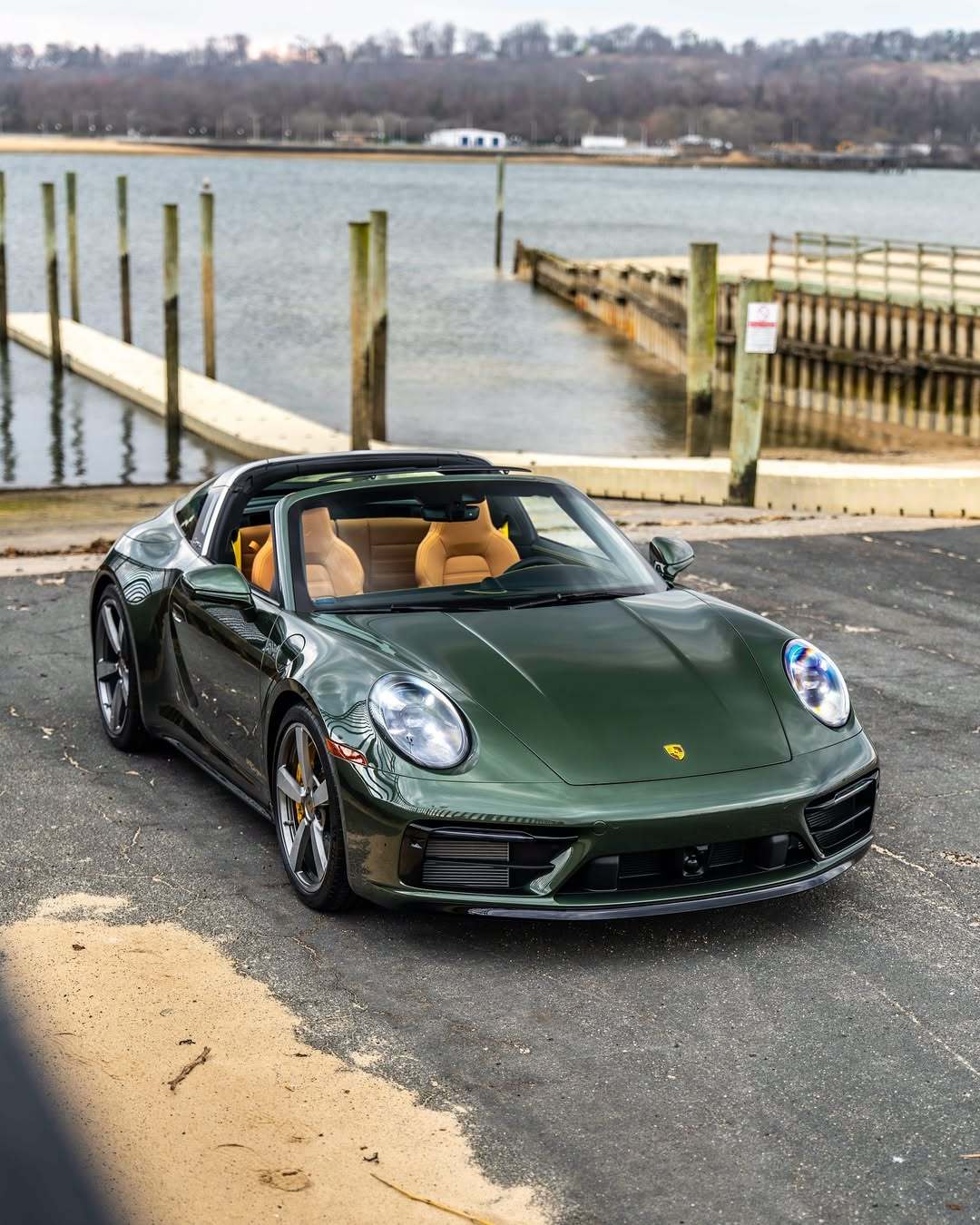 Porsche 992 Targa 4S PTS Oak Green Metal
