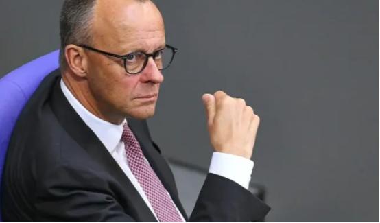 美国这几年对华科技封锁的手段越来越密集，芯片法案、实体清单、连带制裁层层加码。但