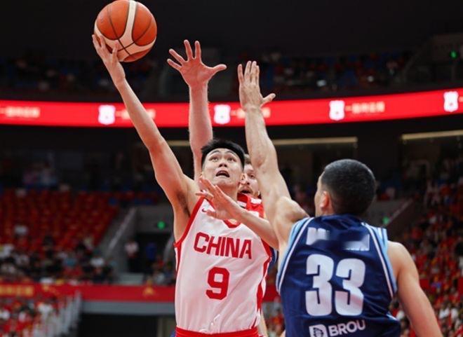 外线炮台终于就位！

北京时间8月13日，中国男篮在佛山顺德德胜体育中心迎来热身