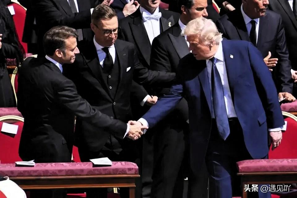 3月31日，这回是真撕破脸了。特朗普直接在社交平台上开骂法国，火药味那叫一个冲。