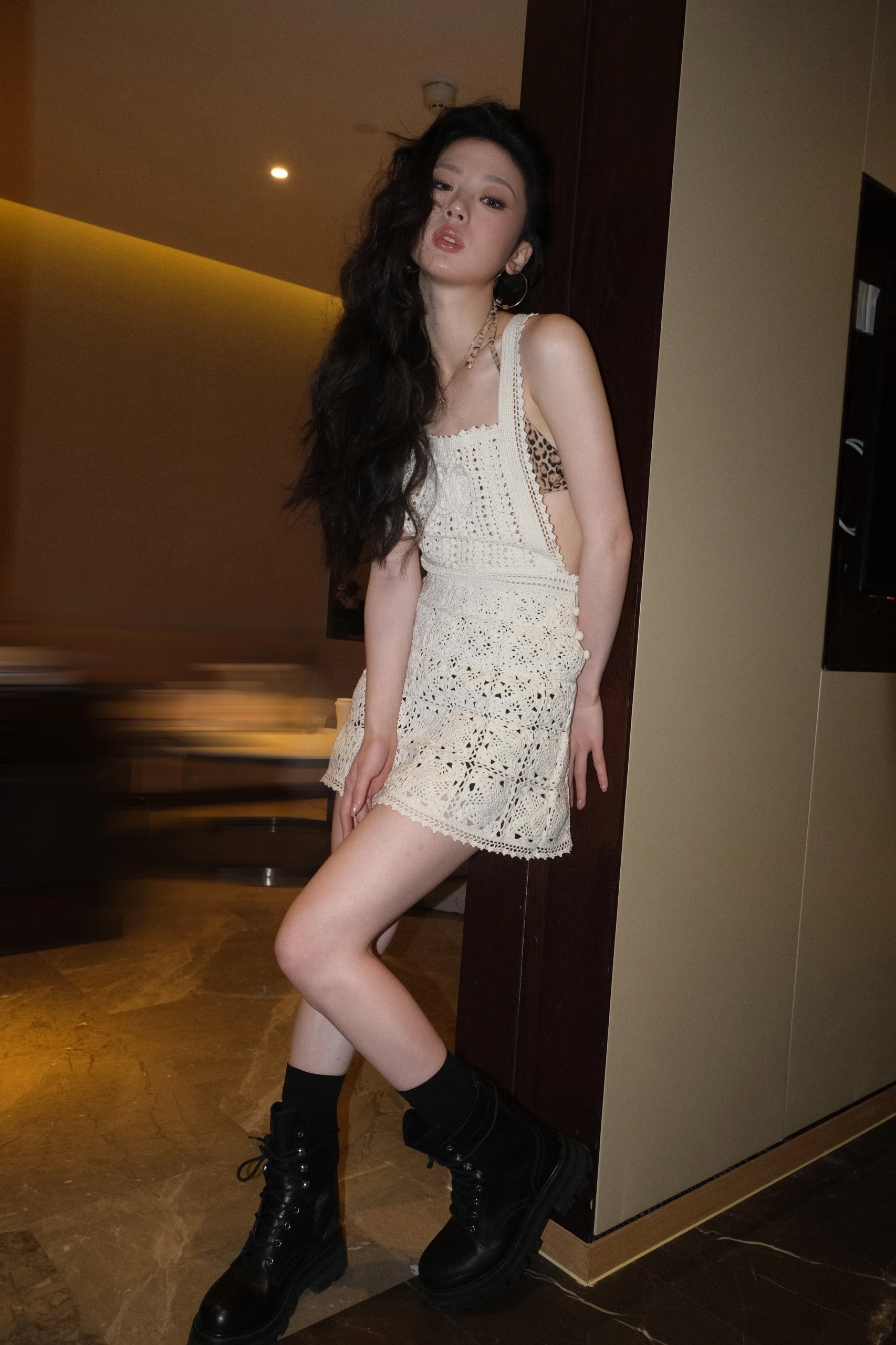 单依纯，白裙子穿搭，小姐姐眼睛好美。单依纯