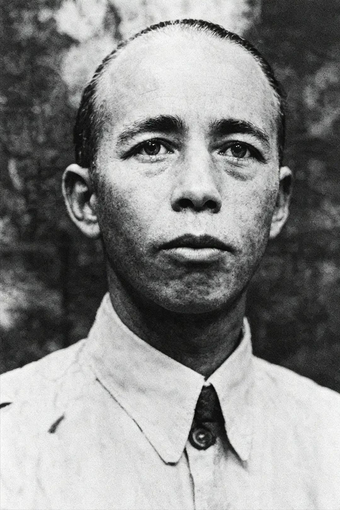 1950年春，云南昆明连然小镇上新开了一家名叫应人产科的私人诊所，诊所不大，来这
