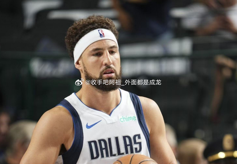 NBA常规赛，达拉斯独行侠主场对阵丹佛掘金。独行侠暂时以77-87的比分落后掘金