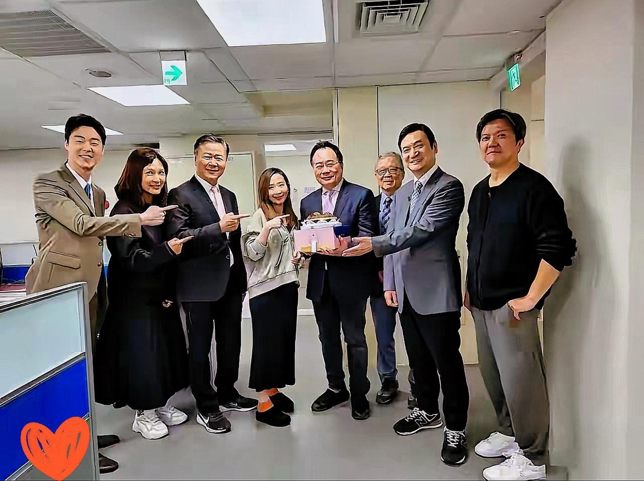 送行！3月19日下午，即将入狱服刑的蔡正元，做了一个让无数人破防的决定——坚持走