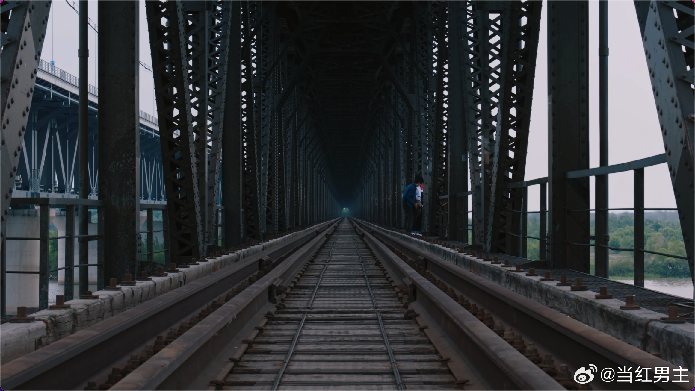 隐身的名字藏着哈尔滨实景隐身的名字 没想到《隐身的名字》能把哈尔滨的老工厂拍得这