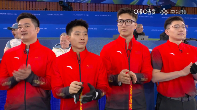 中国男壶加时局惜败 有些遗憾，米兰冬奥会冰壶男子循环赛，中国队徐晓明、费学清、李