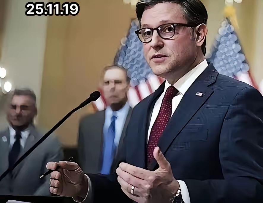 为什么这几天特朗普没有在全世界找麻烦？答案藏在参众两院罕见一致的投票里——全票通