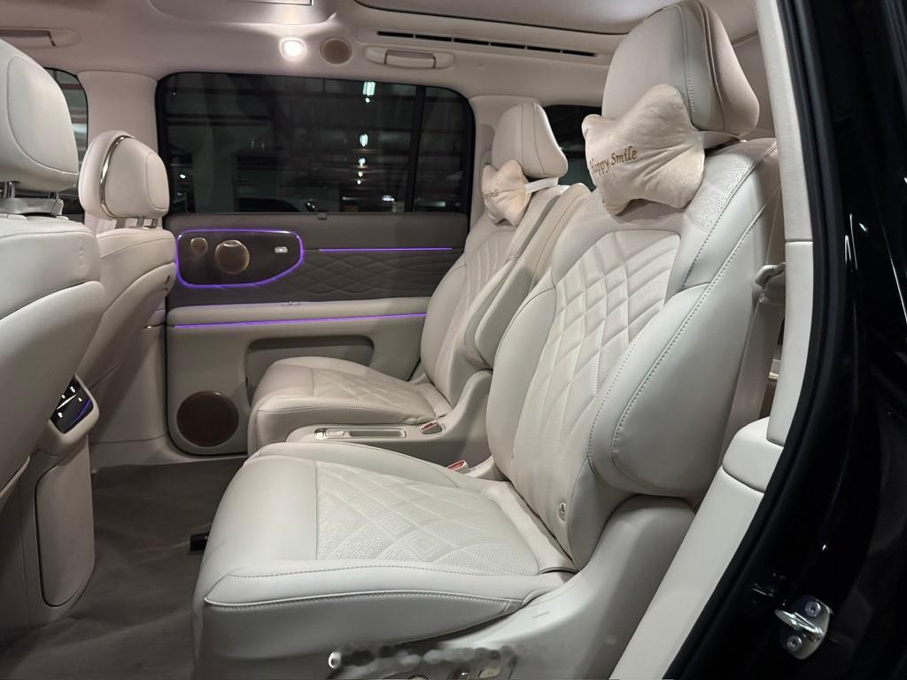 开了一个春节的大家车的智己ls9 彻底爱上了这种坐在二楼开车的9系列大SUV。这