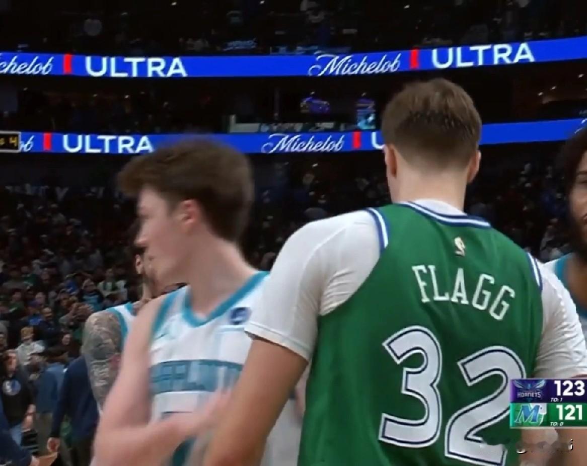 里程悲！克尼普尔谈弗拉格：

“今晚他的表现太强势了。”

“拿下了49分。”