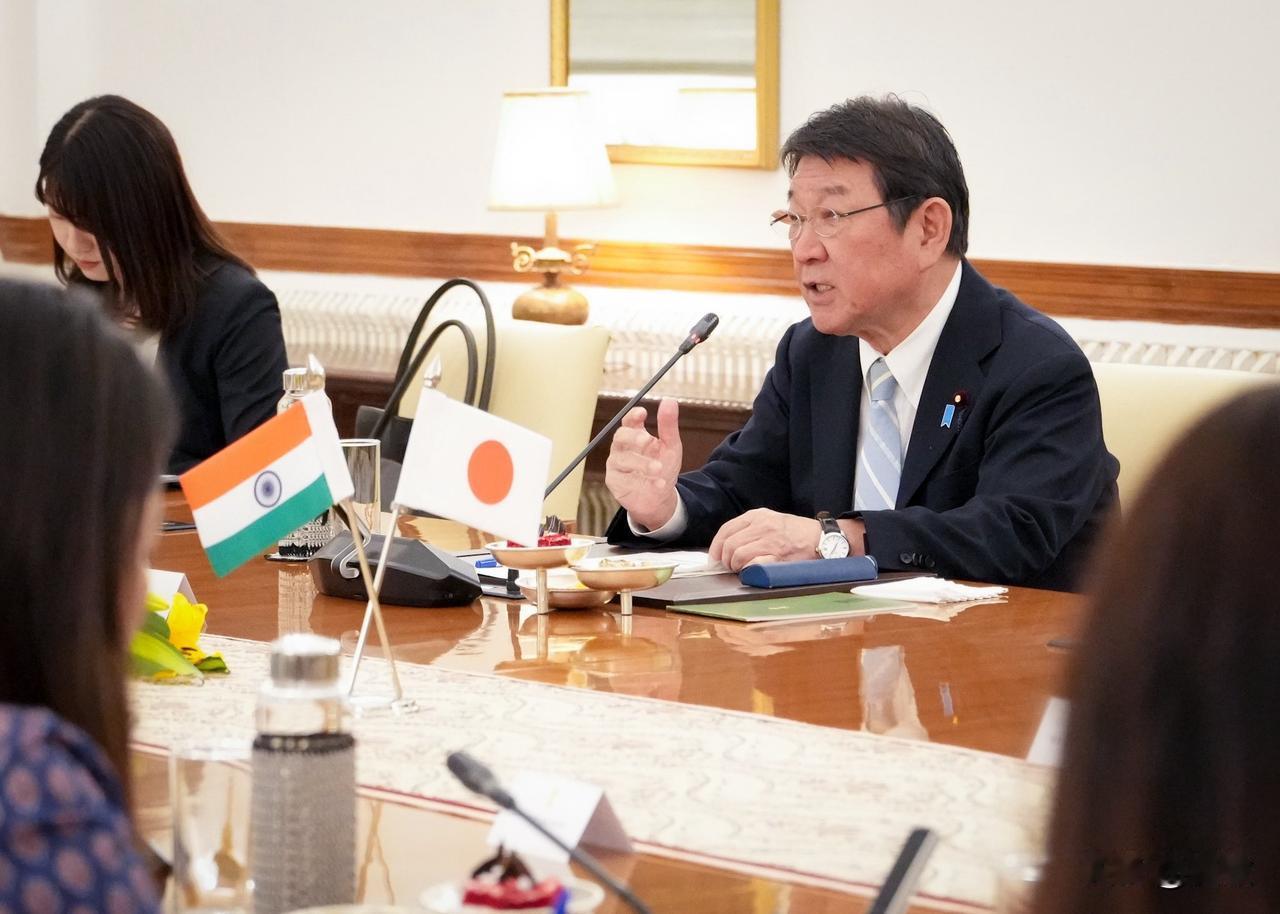 降级接待，日本很失望 

当地时间5月27日，日本外相茂木敏充公开发文，称此行与