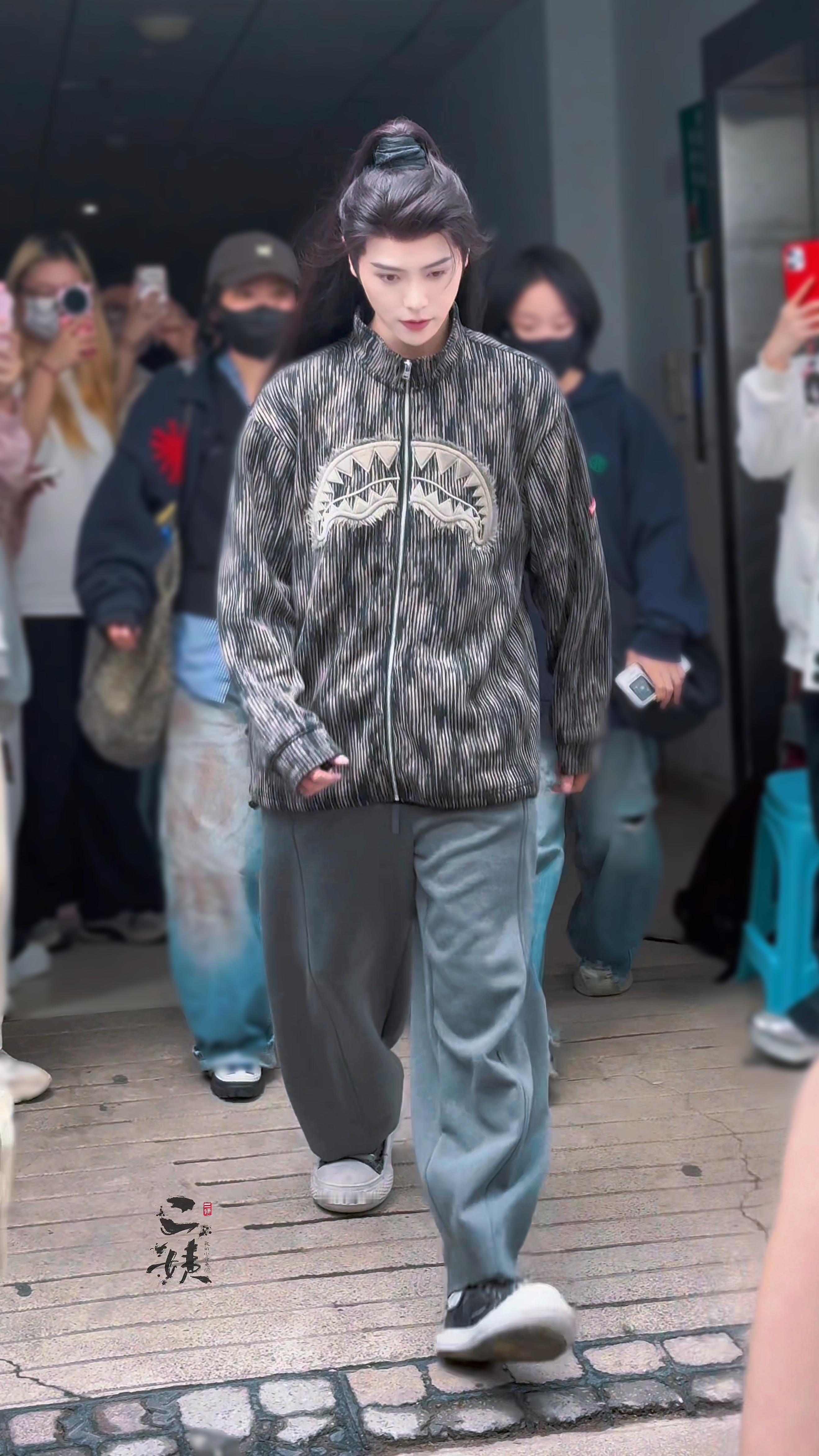 有种破次元壁的感觉，像从漫画里走出来一样