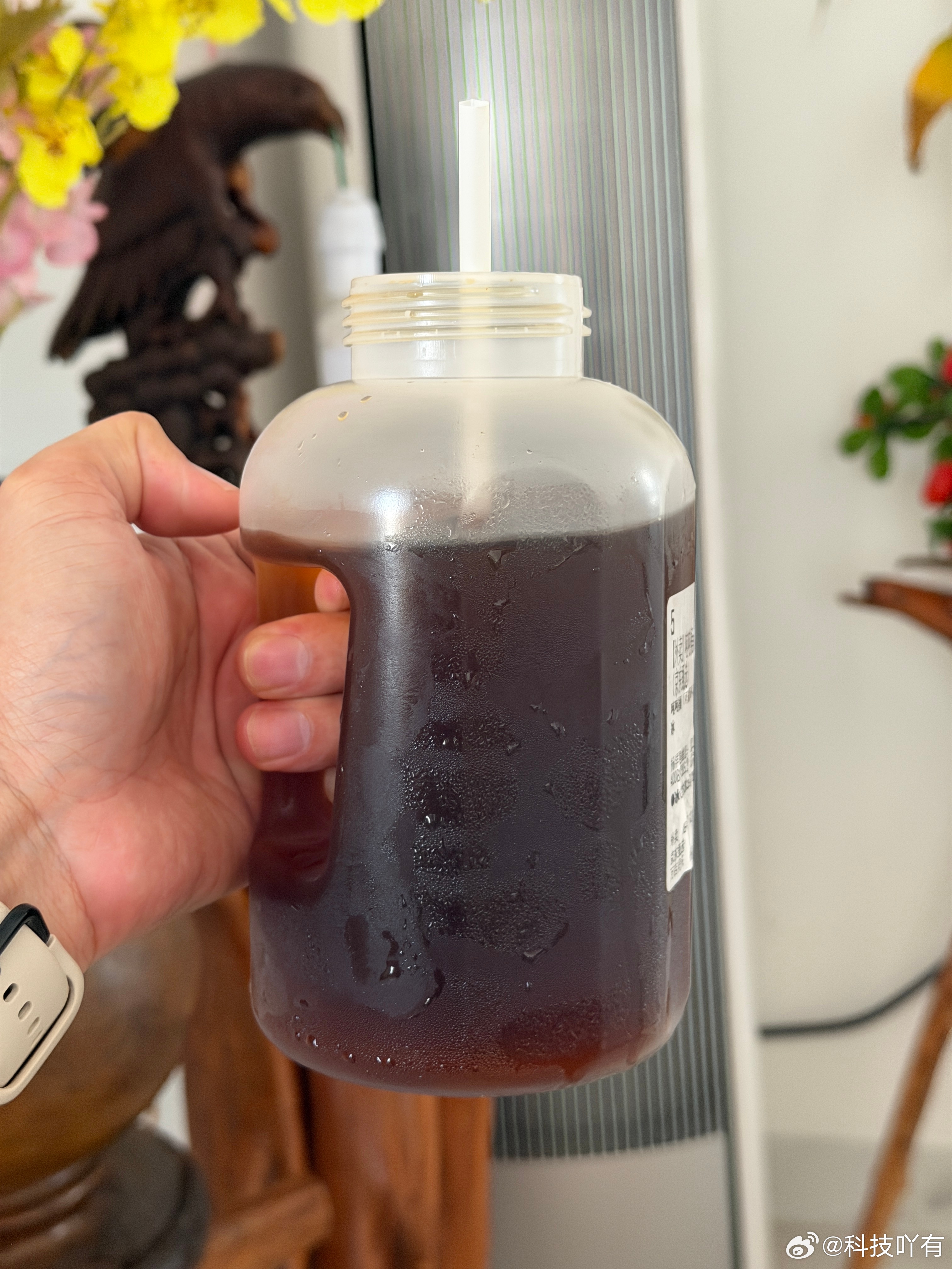秋天第1个节气 立秋的第一杯吨吨桶金奖美式咖啡，前面的苦已经吃完，后面就是等着享