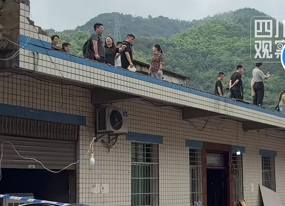 太揪心了

办升学堂姐发声：原本堂弟不打算办升学宴的，但女儿今年高考考了一个不错