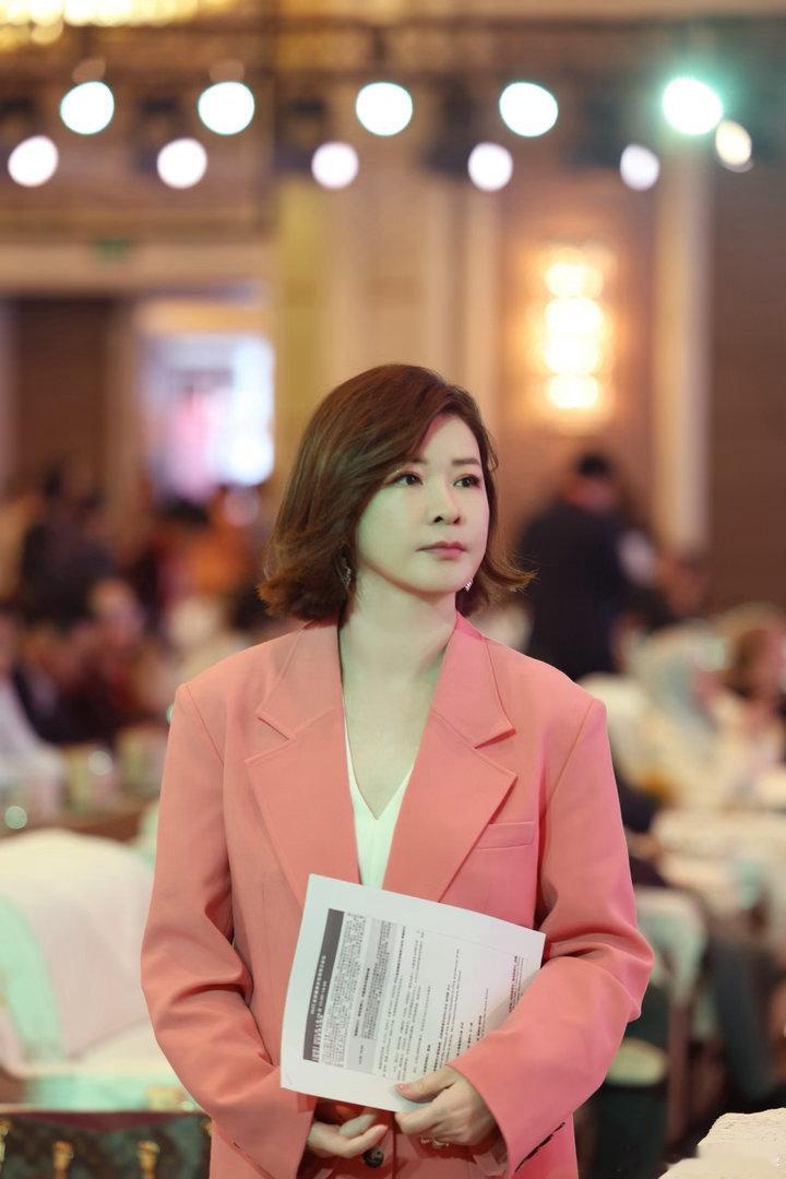 杜华说我化这种妆可能会哭杜华真实点评：化成这样我会哭，高手云集的彩妆对决现场✨沉