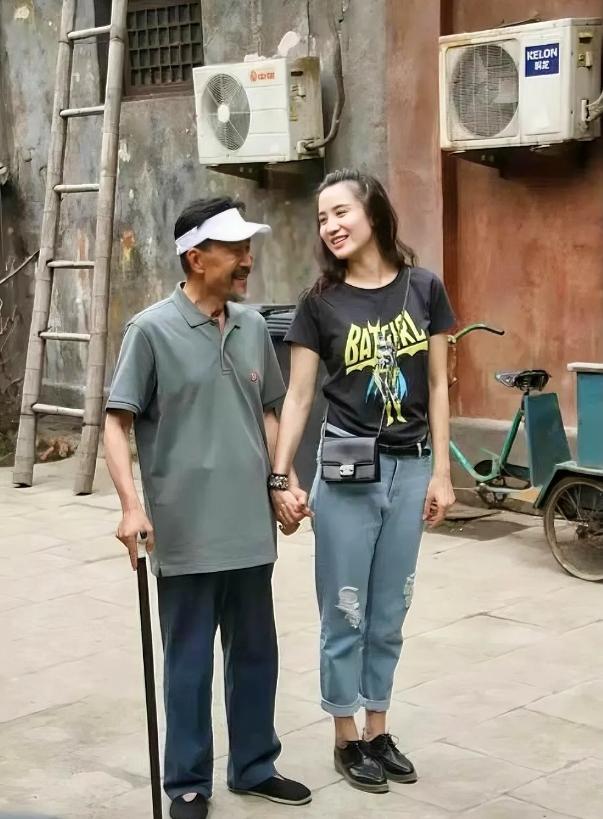 聊聊影视圈的事儿。大家都知道，宋佳那可是当今影视圈赫赫有名的实力派影星。这宋佳长