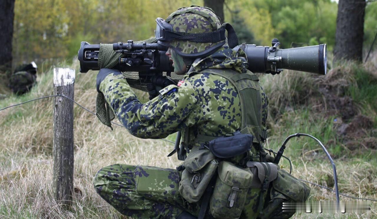🇸🇪 瑞典改进型手持榴弹发射器

瑞典萨博公司推出了一种新型反坦克弹药——H